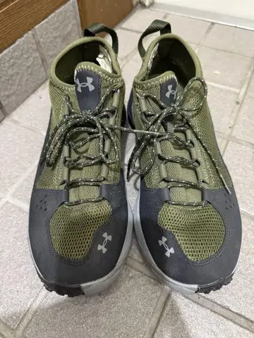 Under Armour 트레일 러닝화 올리브 그린