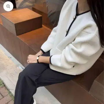 새상품급 카라 CARLA 여성용 노카라 가디건 F 화이트