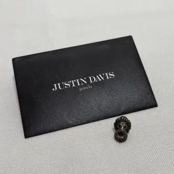 JUSTIN DAVIS 라이온 귀걸이(한쪽 귀용) 블랙