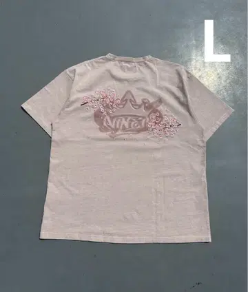 9090 Sakura Motion King Logo Tee L