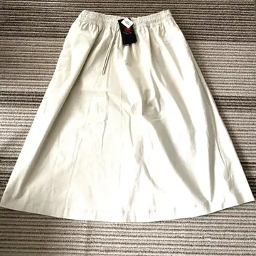 택 포함 새상품 뉴발란스 여성용 스커트 L 베이지