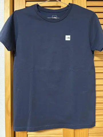 The North Face 네이비 반팔 티셔츠