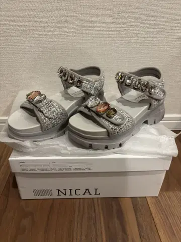 NICAL 샌들