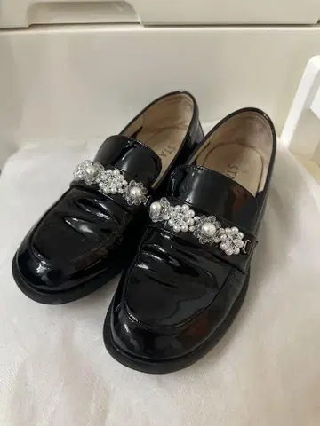 스타카토 꽃 비쥬 로퍼