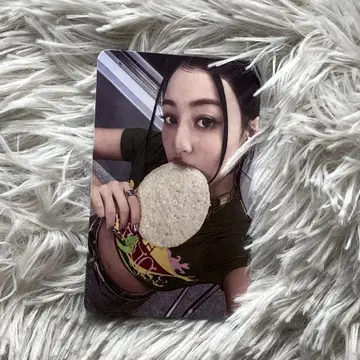 TWICE THIS IS FOR 한정판 사전녹화 지효 트레이딩 카드