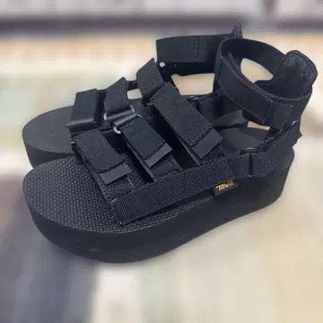 teva 통굽 샌들 23cm