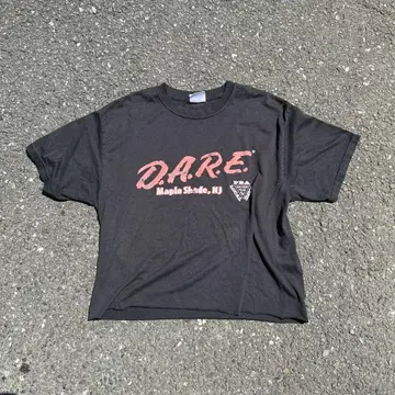 90s 짧은 길이 티셔츠 D.A.R.E. 페이드 y2k opium