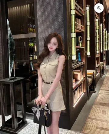 Kerry 화이트 원피스 슬리브리스 KR10098