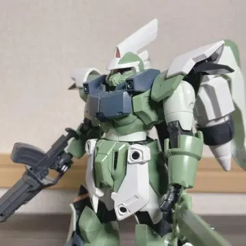 HG 1/144 진 하이 마네버 완제품