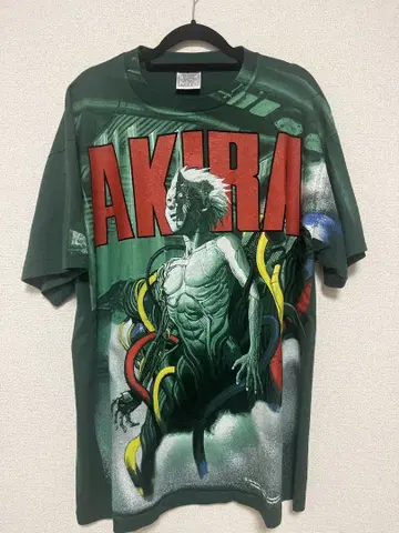 AKIRA 그래픽 T셔츠 다크 그린