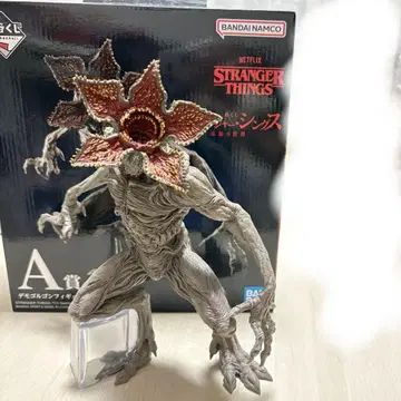 BANDAI STRANGER THINGS 데모고르곤 피규어