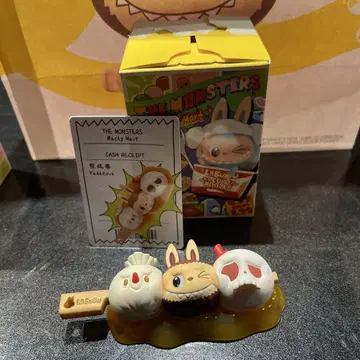 THE MONSTERS Wacky Mart 피규어 2점