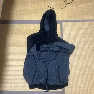 다크 그레이 마운틴 후드티 후드 부착