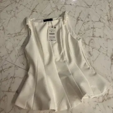 택 포함 새상품 ZARA 화이트 슬리브리스 튜닉 S 사이즈