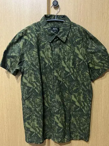 APC 카모 패턴 반팔 셔츠