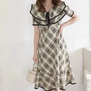 titty&co. 더블 컬러 파이핑 플레어 원피스