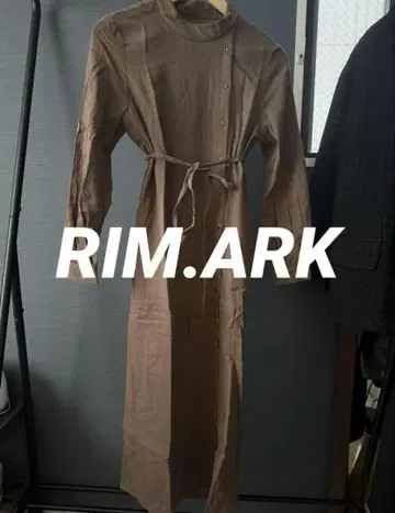 [ 새상품급 ] RIM.ARK 사이드 버튼 원피스 36 사이즈 브라운