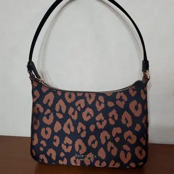 kate spade 더 리틀 베터 샘 레오파드 미니 숄더백