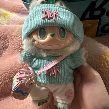 러브부 의류 (니트 모자와 상의만) labubu