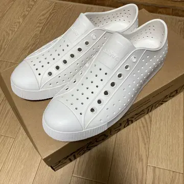native 화이트 클로그 샌들 새상품급
