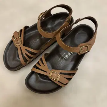 BIRKENSTOCK 브라운 스트랩 샌들 37