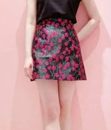 lilLilly 릴릴리 체리 자카드 미니 스커트 M