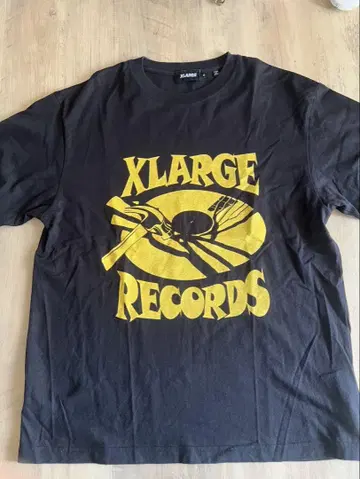 XLARGE 블랙 티셔츠 M 사이즈