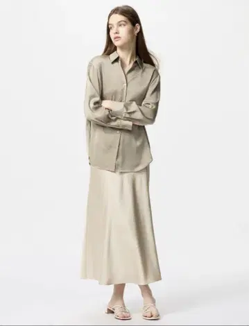 [새상품] 유니클로 새틴 스커트 내추럴 XS 사이즈 UNIQLO