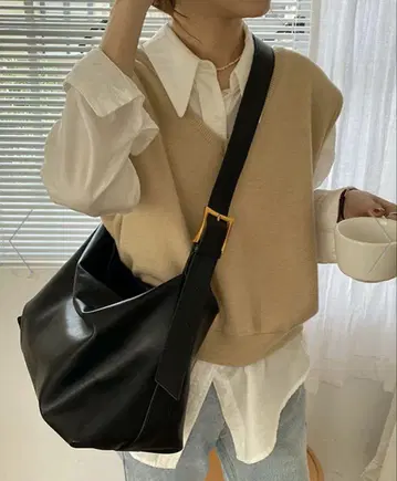 HALEY PESCA 헤일리 페스카 숄더백 가방 합성 피혁 블랙