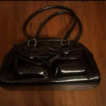 블랙 포켓 부착 토트백