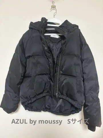 AZUL by moussy 블랙 후드 부착 오버 사이즈 다운 자켓