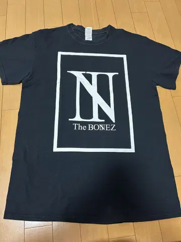 The BONEZ 블랙 티셔츠 M 사이즈