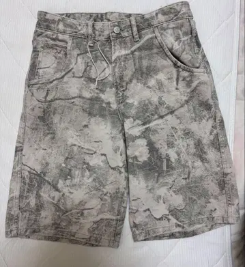 ZARA 그레이 카모플라쥬 숏팬츠 EUR36