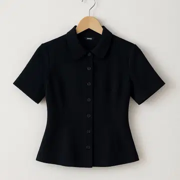 ficce fith 반팔 셔츠 블라우스 블랙 둥근 카라 허리 쉐이프