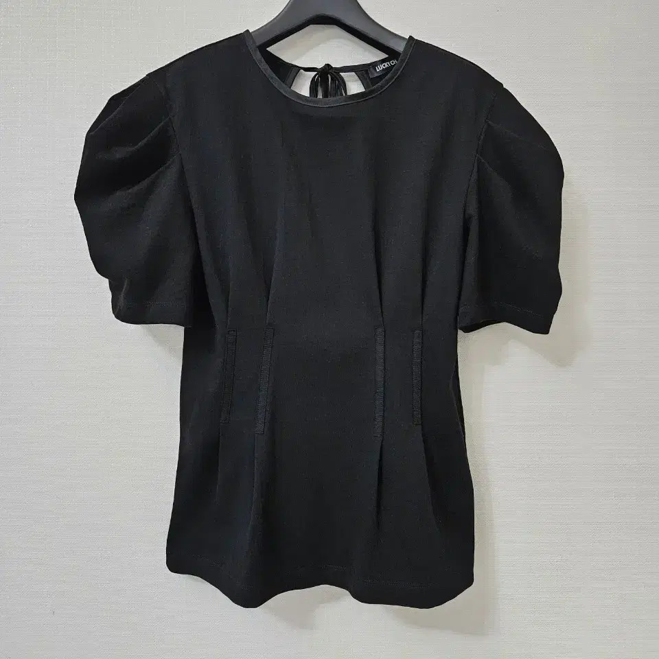 Shalom Club PURO BLOOM TOP on Bunjang Global Site.