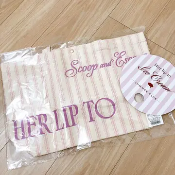 새상품 herlipto Scoop and Escape Large Tote