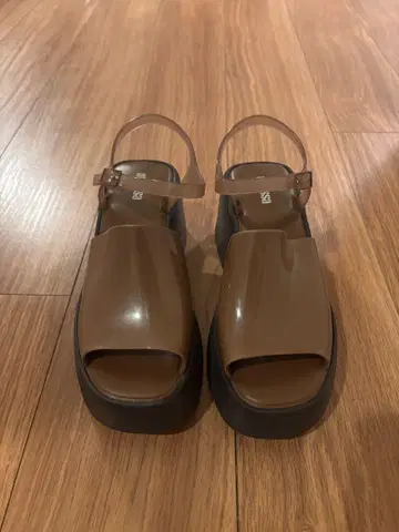 멜리사 melissa 통굽 샌들 23cm