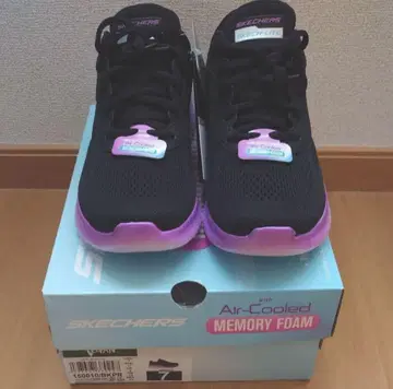 SKECHERS Air-Cooled Memory Foam 24cm
