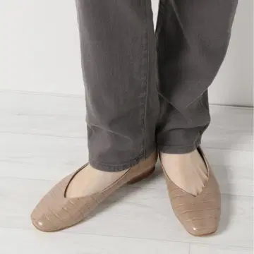 미사용 새상품 21.5cm 르탈론 스퀘어 V컷 플랫
