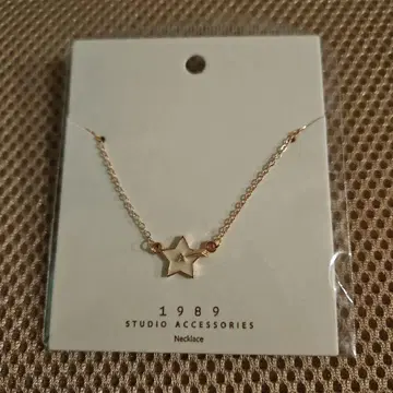 1989 STUDIO ACCESSORIES 별 모양 목걸이