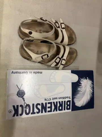 BIRKENSTOCK 화이트 샌들 37