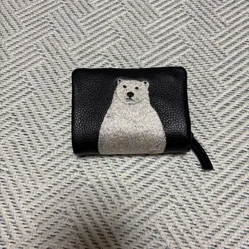 새상품급 이아파피요네 ear PAPILLONNER 흰 곰 자수 반지갑