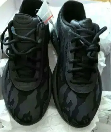 푸마 통굽 스니커즈 PUMA HUNDREDS 블랙 23.5
