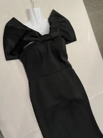 두꺼운 원단/새상품급 연주회/파티/무대/촬영/컬러 블랙 리본 케이프형/롱