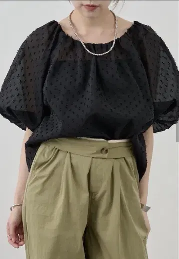 블랙 도트 무늬 도비 블라우스 시너리