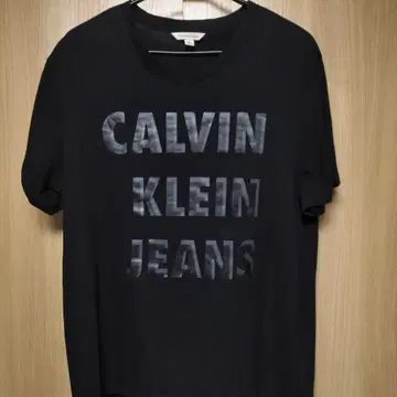 CALVIN KLEIN JEANS 블랙 V넥 티셔츠