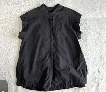 Spick&Span 블랙 슬리브리스 셔츠
