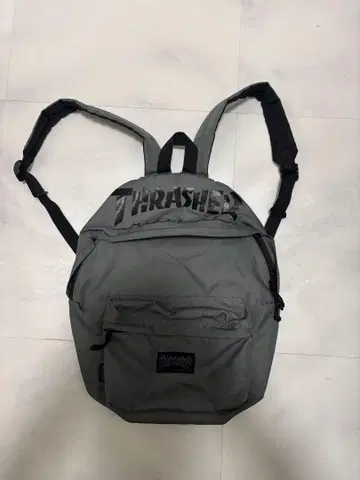 THRASHER 그레이 백팩