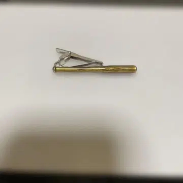 야구 배트 모양 넥타이핀