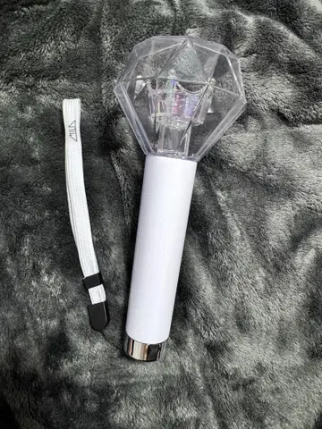 m!lk 응원봉